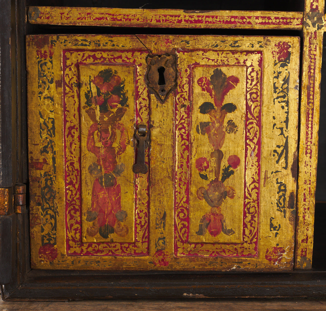16th C SPANISH BARGUEÑO WITH ORIGINAL PAINT AND HARDWARE